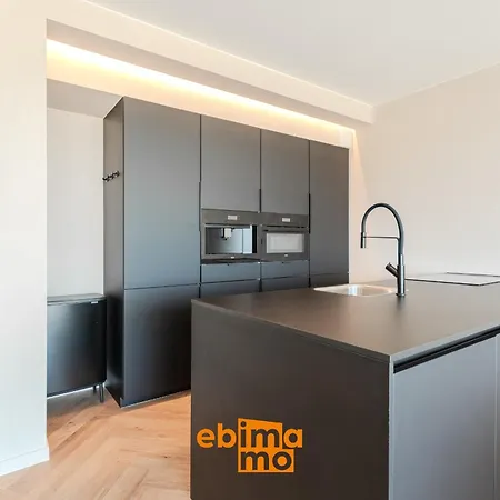 Olympia 4 *