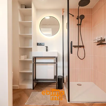 Olympia 4 *